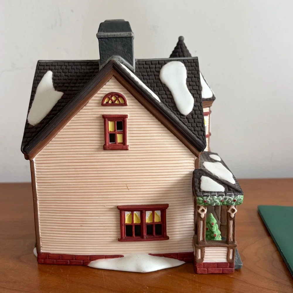 Dept 56 New England Village Thomas T Julian House Christmas Heritage Village